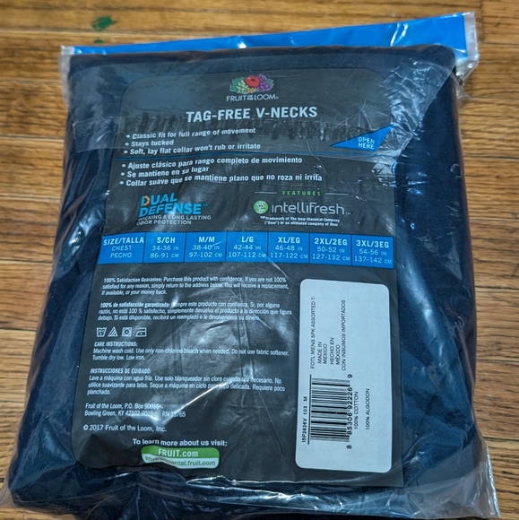 Navy blue tag free v-necks - Fruit of the loom - Picture 3 of 3